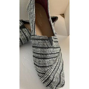 TOMS Alpargatas BLK WHT SILVER SHINEY FLATS W 10